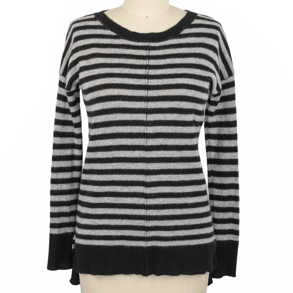Chelsea & Theodore Black and Gray Striped 100% Cashmere Sweater — Women’s Small